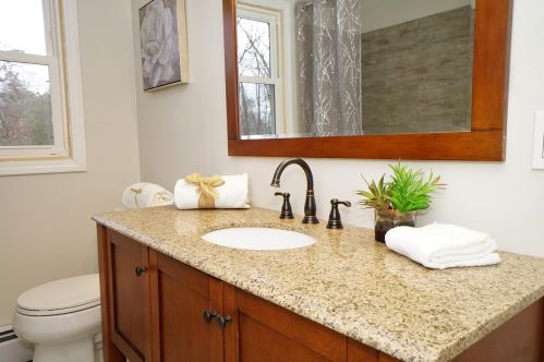 43 Joseph Rd, Salem NH  03079-2021 exterior