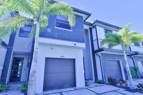 15832 91st Ct, Hialeah FL  33018-1951 exterior