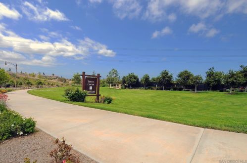 6962 Feldspar Pl, Carlsbad CA  92009-5212 exterior