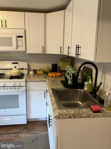 742 Main St, Norristown PA  19401-4102 exterior