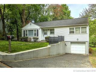 4 Juniper Rdg, Bridgeport, CT 06611-5305