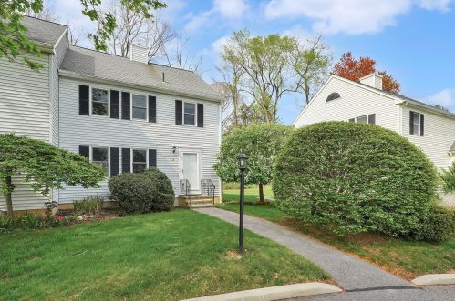 16 Southgate Dr, South Glastonbury, CT 06073-2101
