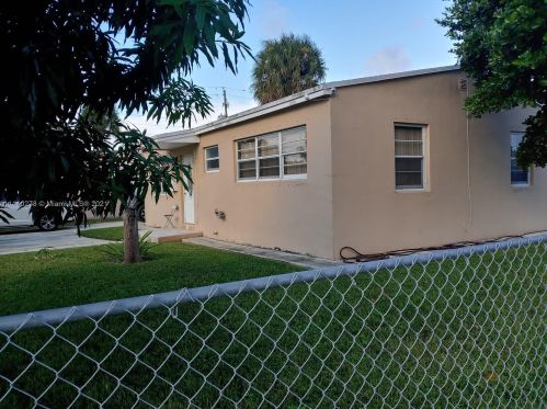 2025 3 Ave, Hialeah FL  33010-4994 exterior