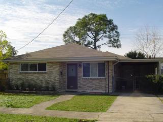 440 Greenmount Dr, Metairie LA  70005-3648 exterior