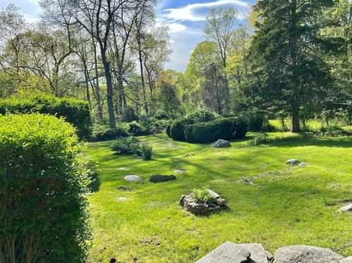 282 Joshuatown Rd, Lyme CT  06371-3035 exterior