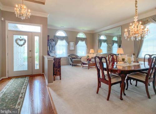 6 Meredith Dr, Southampton, PA 18966-2891