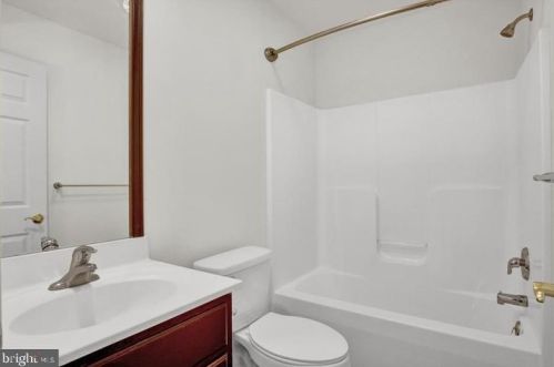 5105 Mendenhall Dr, Navy Sup Dpt PA  17050-8356 exterior