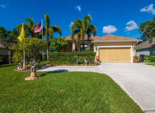 2742 Savona Blvd, Fort Pierce, FL 34953-4111