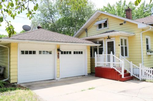 2002 Cass St, La Crosse, WI 54601-5040