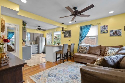 1360 Barr Ave, Pittsburgh, PA 15205-3735