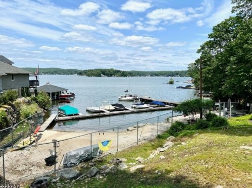 28 Wildwood Shores Dr, Hopatcong NJ  07843-1923 exterior