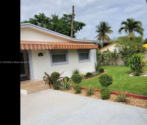 1163 100th Ter, Miami, FL 33150-1326