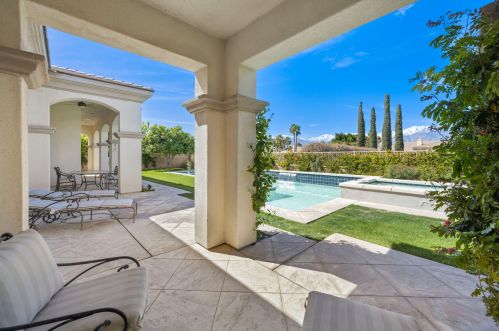 27 Toscana Way, Rancho Mirage CA  92270-1977 exterior