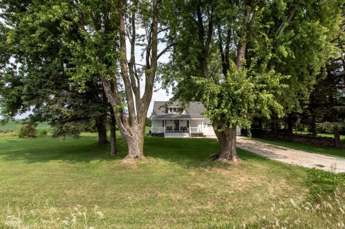 12476 Nichols Spring Dr, Cummingsville MN  55923-4205 exterior