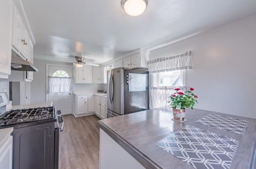 1008 Frank Ave, Jeannette PA  15644-1534 exterior