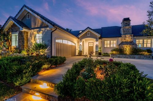 5461 Las Lomas St, Long Beach, CA 90815-4138