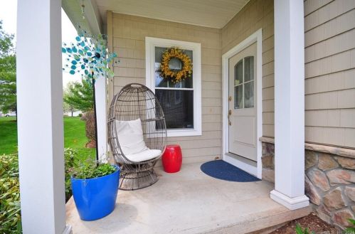 100 Bradford Walk, Farmington, CT 06032-4507