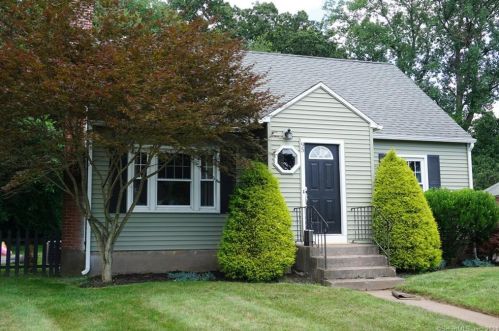 95 Goodwin St, Manchester, CT 06040-4399