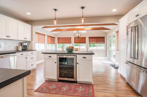 6 Grandview Ave, Bethel, CT 06801-1511