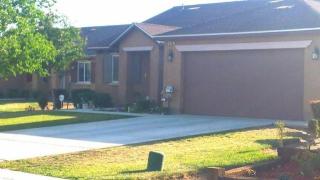 496 Sunnyside Ave, Fresno, CA 93727-3400