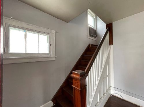 224 Sheridan Ave, New Castle PA  16105-2560 exterior