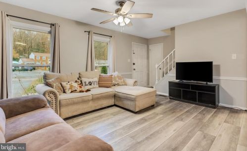 13732 Moccasin Ct, Woodbridge VA  22193-4422 exterior