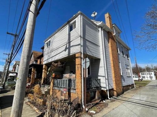 615 4th Ave, New Brighton, PA 15066-1831