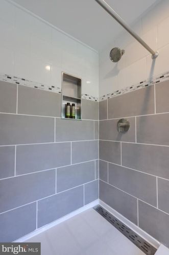 3450 Fishing Crk Vly Rd, Harrisburg PA 17112-9627 exterior