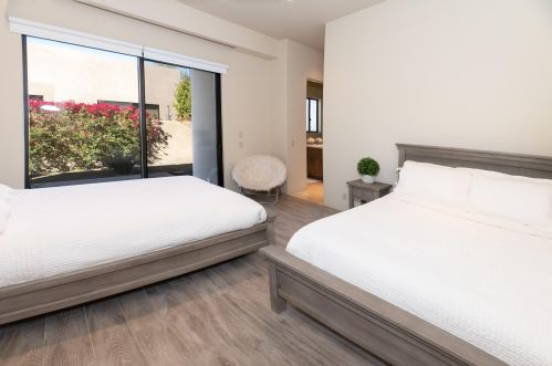 29 Sun Ridge Cir, Rancho Mirage CA  92270-2641 exterior