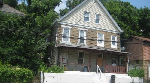 720-720 Chambers Ave, Jeannette, PA 15644-2236