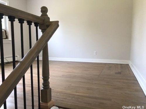 364 Vanderbilt Blvd, Oakdale NY  11769-2038 exterior