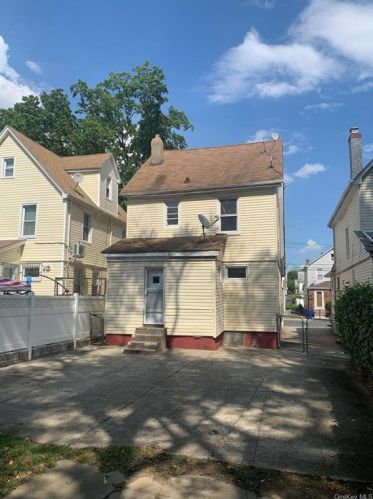115-34 198th St, Jamaica, NY 11412-2118