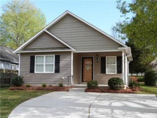 1655 Thompson Dr, Winston Salem, NC 27127-5811