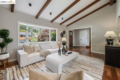 61 Calvert Ct, Oakland CA 94611-3436 exterior