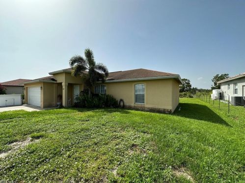 3740 68th Ave, Naples, FL 34120-2750
