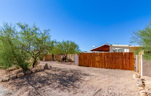 6460 Dana Dr, Tucson, AZ 85735-1232