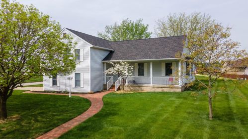 1100 Storybrook Dr, Washington Ch, OH 43160-2601