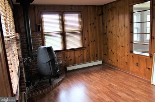 4603 Naamans Creek Rd, Boothwyn PA  19060-2214 exterior