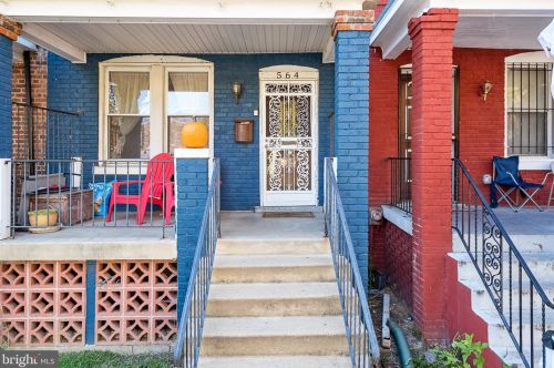 564 24th St, Washington, DC 20002-4818