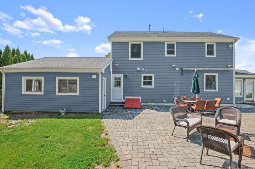 26 Bonheur Rd, Bridgeport CT  06611-3404 exterior