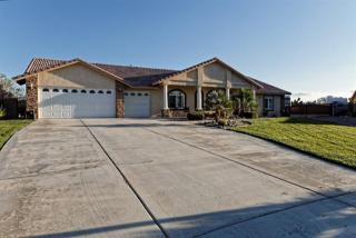 6947 Hillcrest Ct, Hesperia, CA 92345-8827