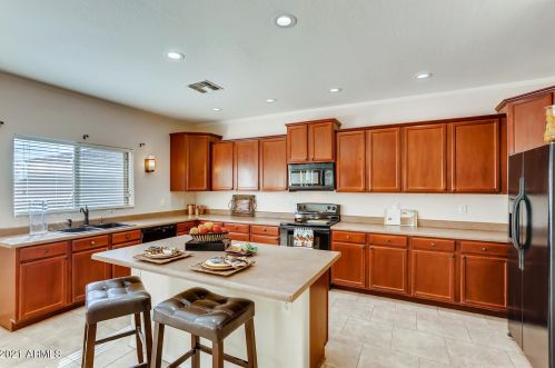 23053 Kimberly Dr, Buckeye, AZ 85326-8621