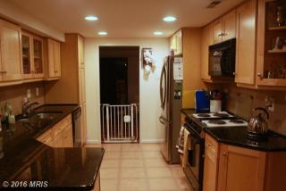 11521 Hearthstone Ct, Herndon VA  20191-4411 exterior