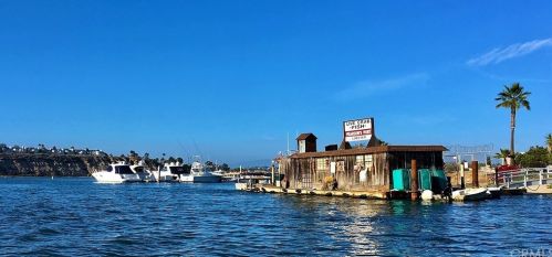 58 Saratoga, Newport Beach CA  92660-6148 exterior