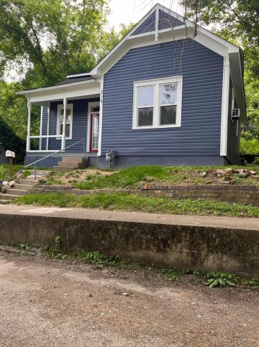 319 Elizabeth St, Nelsonville, OH 45764-1027