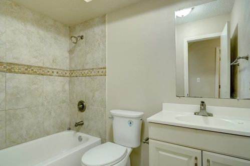 2414 Cordoba Dr, Carrollton TX 75006-7890 exterior