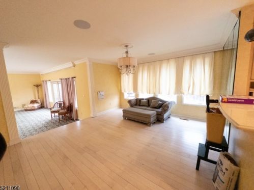 20 Southview Dr, Boonton, NJ 07005-9428