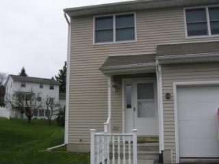 8 Terra Marr Ct, Endicott NY  13760-1509 exterior