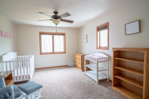1300 Westbury Ct, Manitowoc WI  54220-8756 exterior