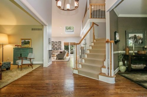 4 Justine Ct, Briarcliff, NY 10510-2534